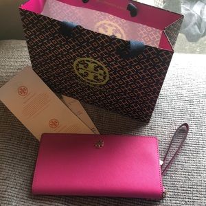 Tory Burch Wristlet!